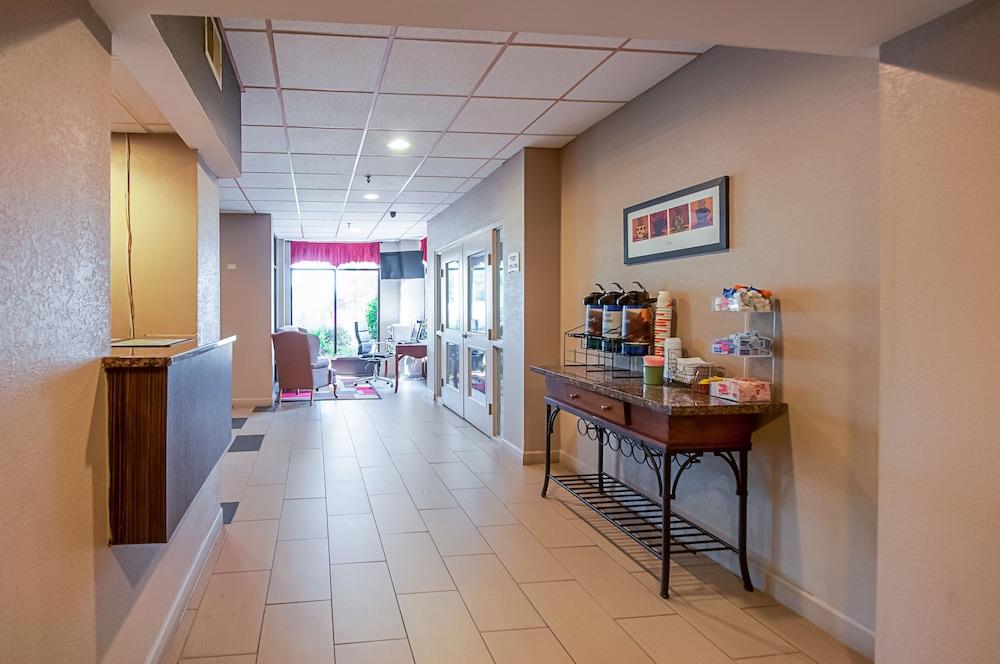 Quality Inn Near Potomac Mills Вудбридж Экстерьер фото