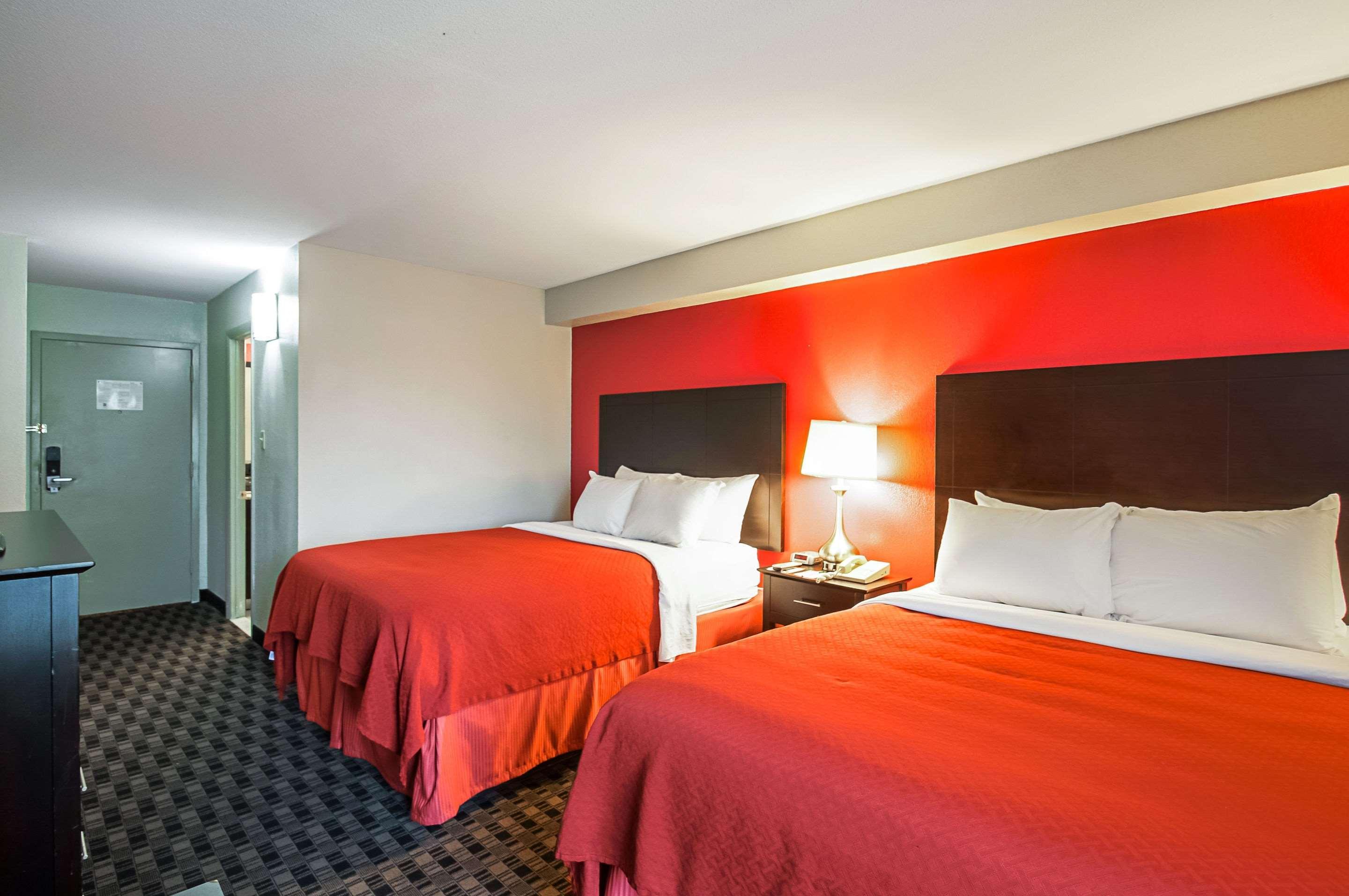 Quality Inn Near Potomac Mills Вудбридж Экстерьер фото