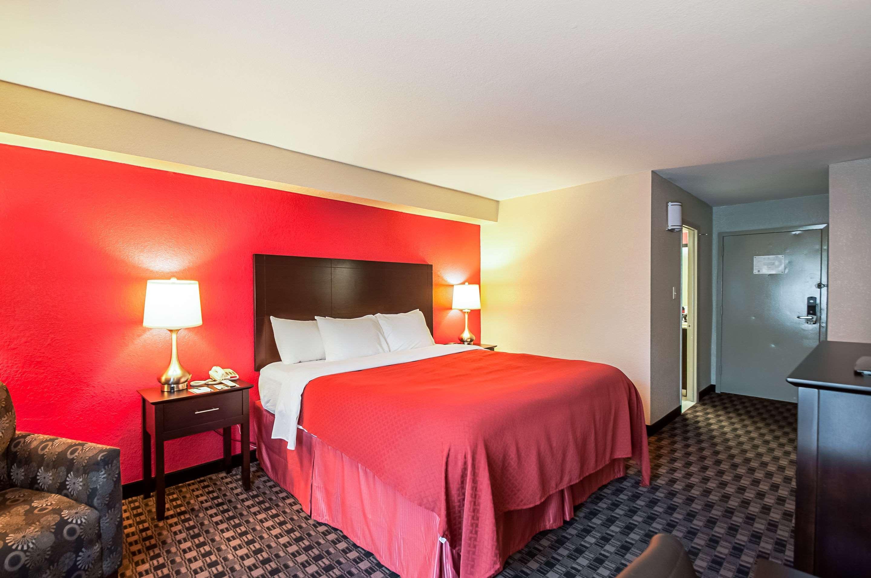 Quality Inn Near Potomac Mills Вудбридж Экстерьер фото