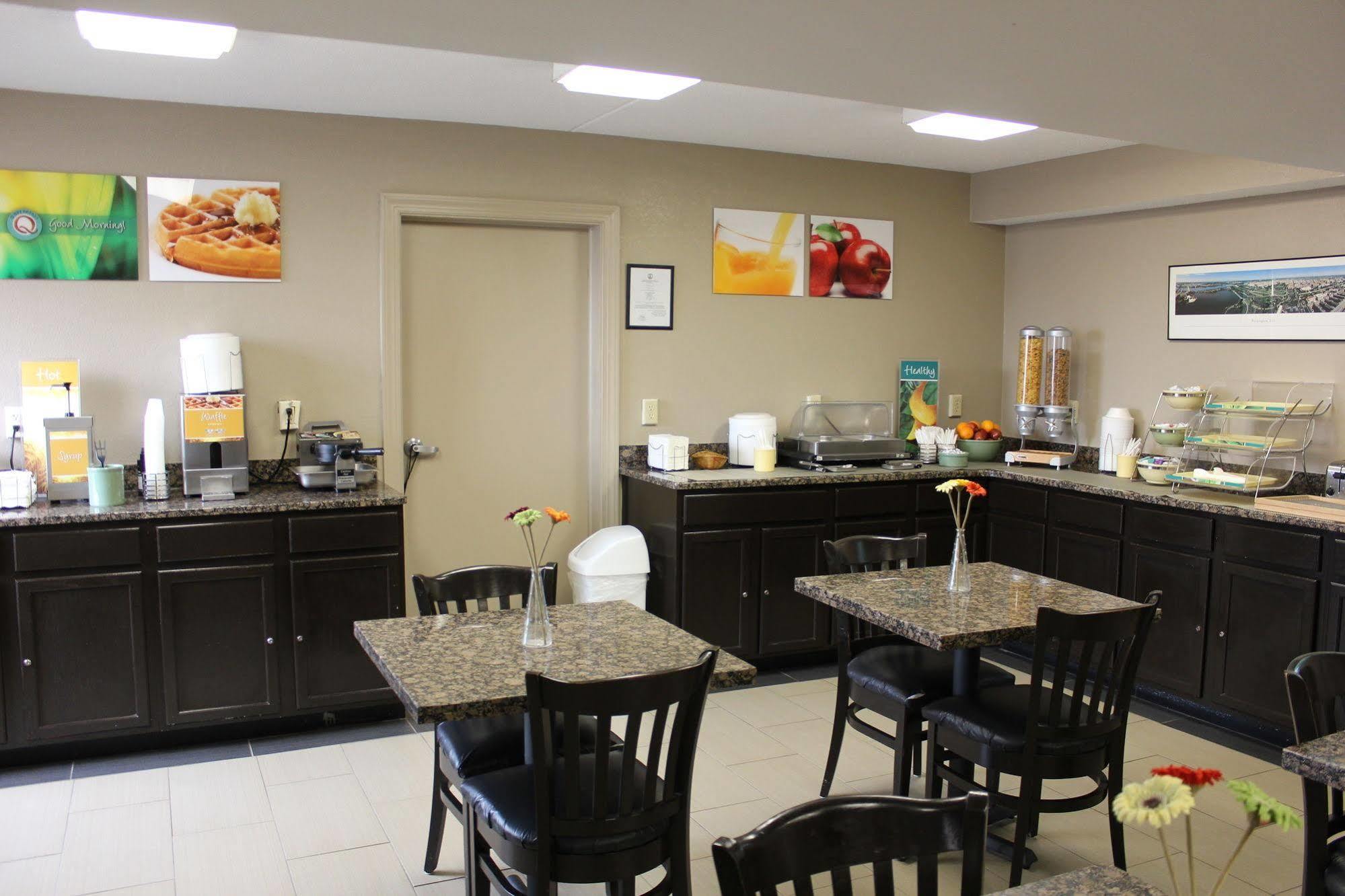 Quality Inn Near Potomac Mills Вудбридж Экстерьер фото