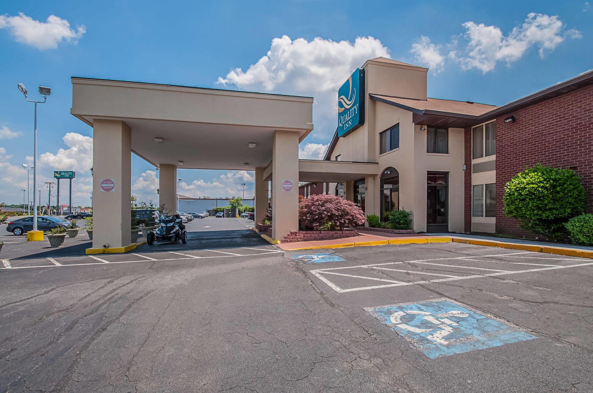 Quality Inn Near Potomac Mills Вудбридж Экстерьер фото